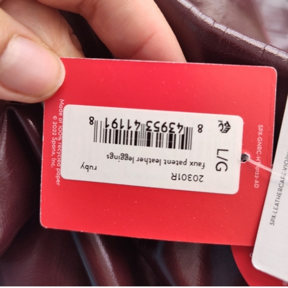 NWT SPANX Faux Patent Leather Leggings in Ruby Size Large Retail $108 - Picture 12 of 12